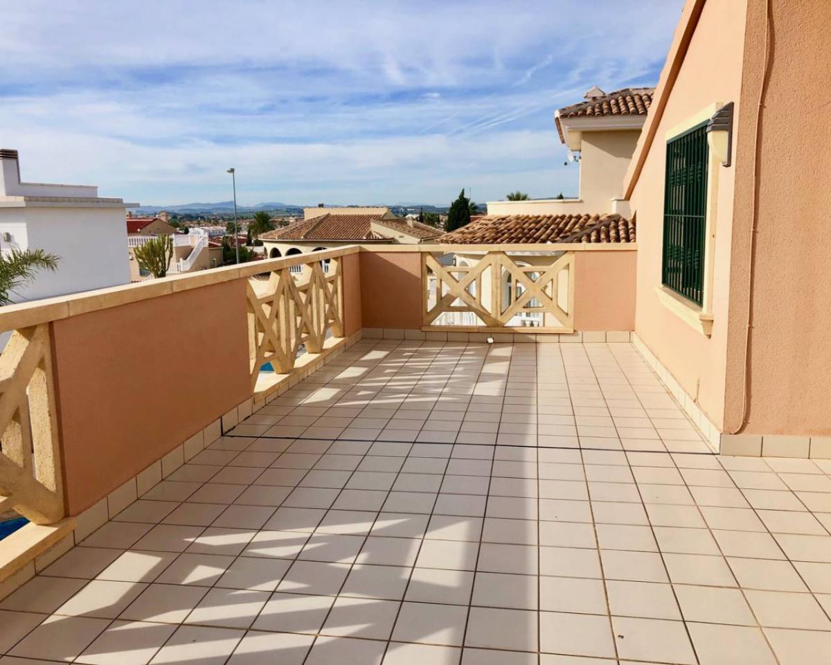 Villa a Ciudad Quesada, Alicante, Spagna 4 camere da letto, 190 mq. N° 79071