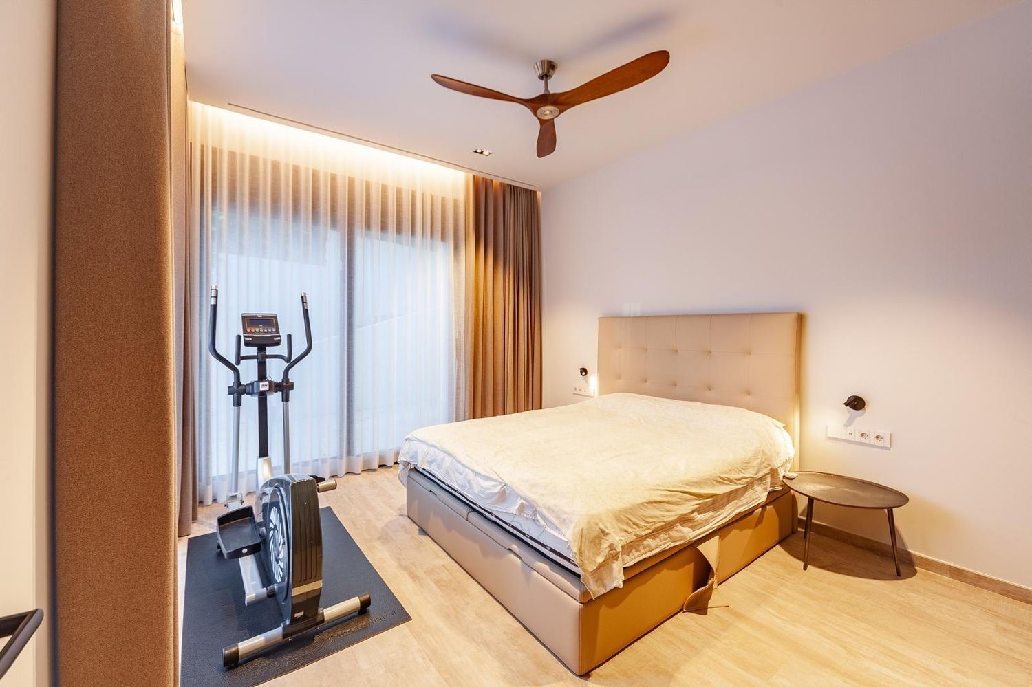 Hus i Castelldefels, Barcelona, Spanien 5 sovrum, 572 kvm. Nr. 160970