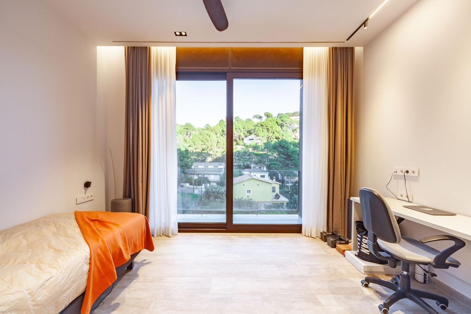 Hus i Castelldefels, Barcelona, Spanien 5 sovrum, 572 kvm. Nr. 160970