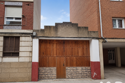 Commercial property in Leon, Spain 558 sq.m. No. 184800