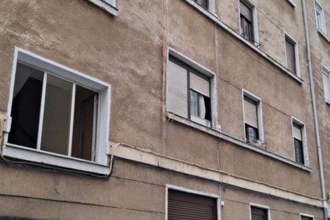Apartamento en Santurtzi, Vizcaya, España 4 dormitorios,  No. 195042