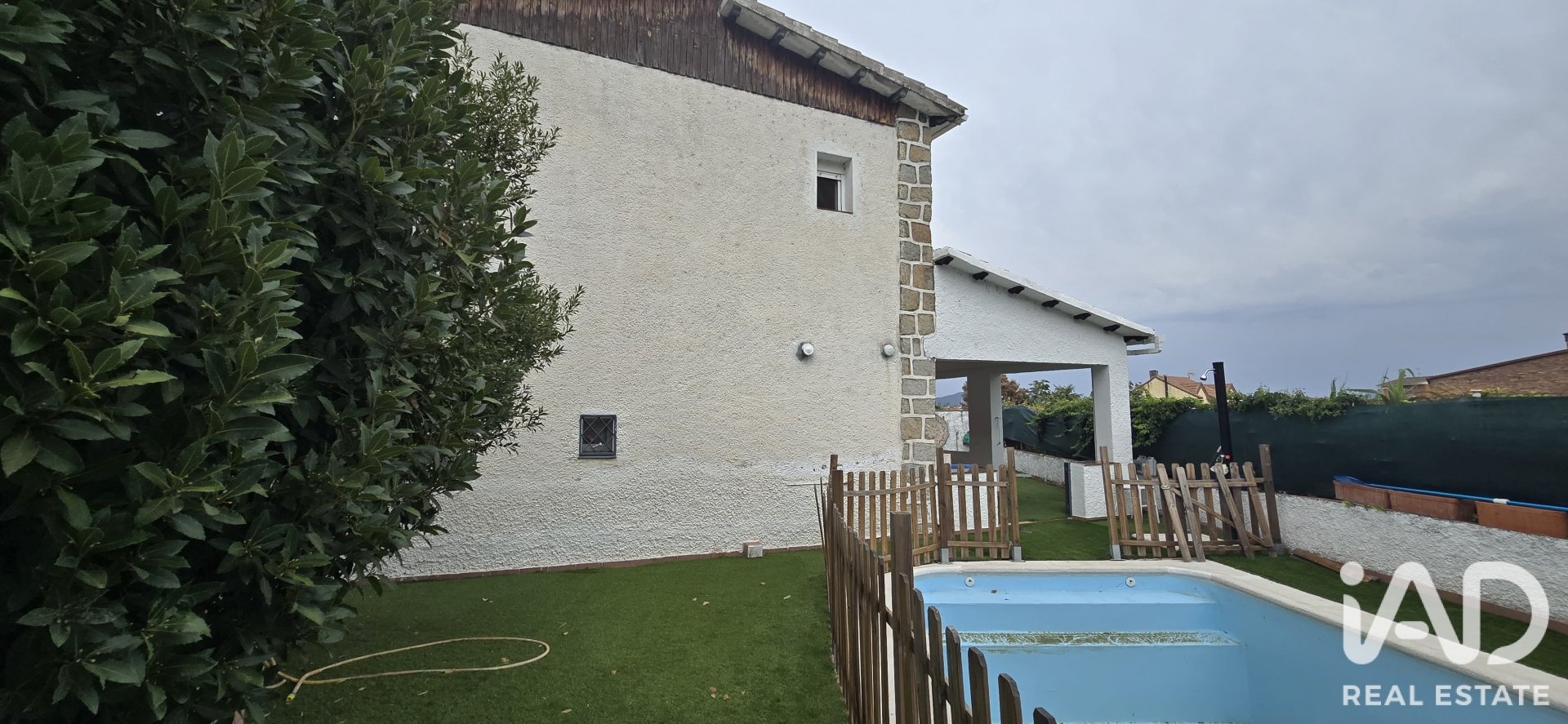 Hus i El Tiemblo, Avila, Spanien 4 sovrum,  Nr. 195043