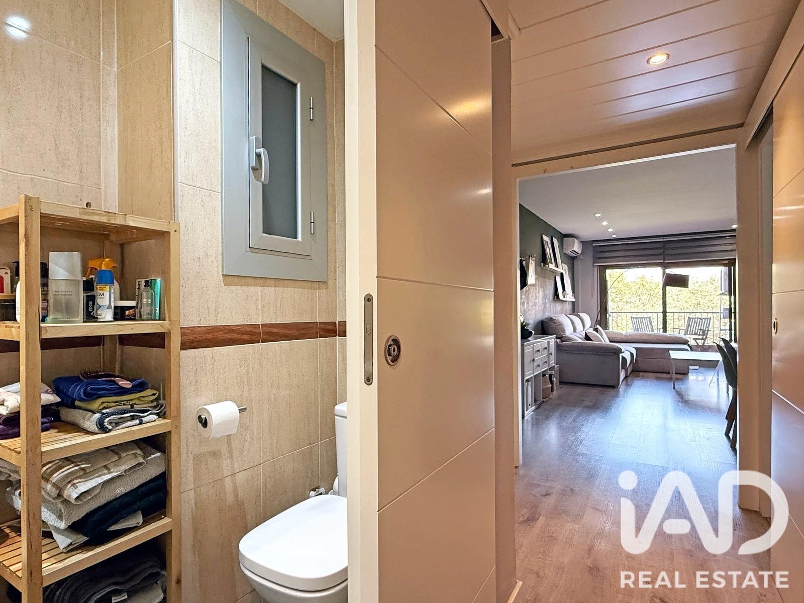 Huoneisto Barcelona, Espanja 4 makuuhuonetta, 104 m2 No. 195046