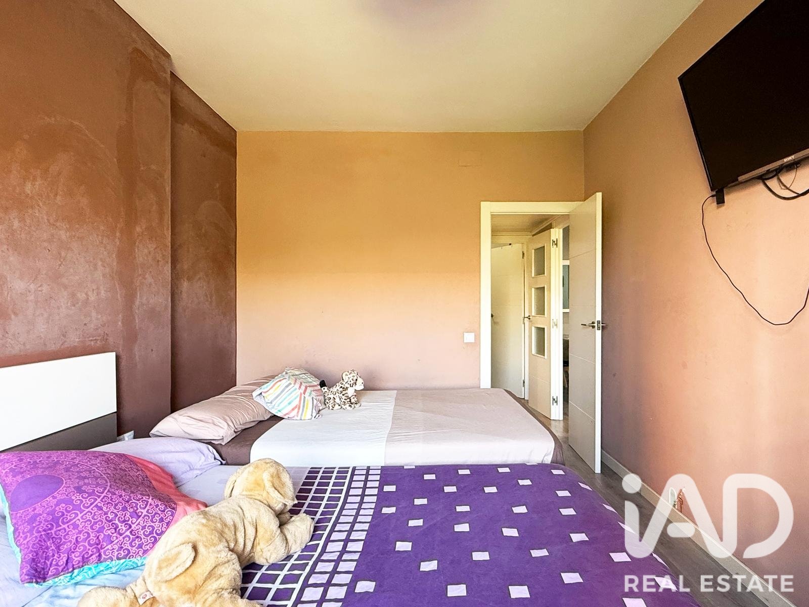Huoneisto Barcelona, Espanja 4 makuuhuonetta, 104 m2 No. 195046