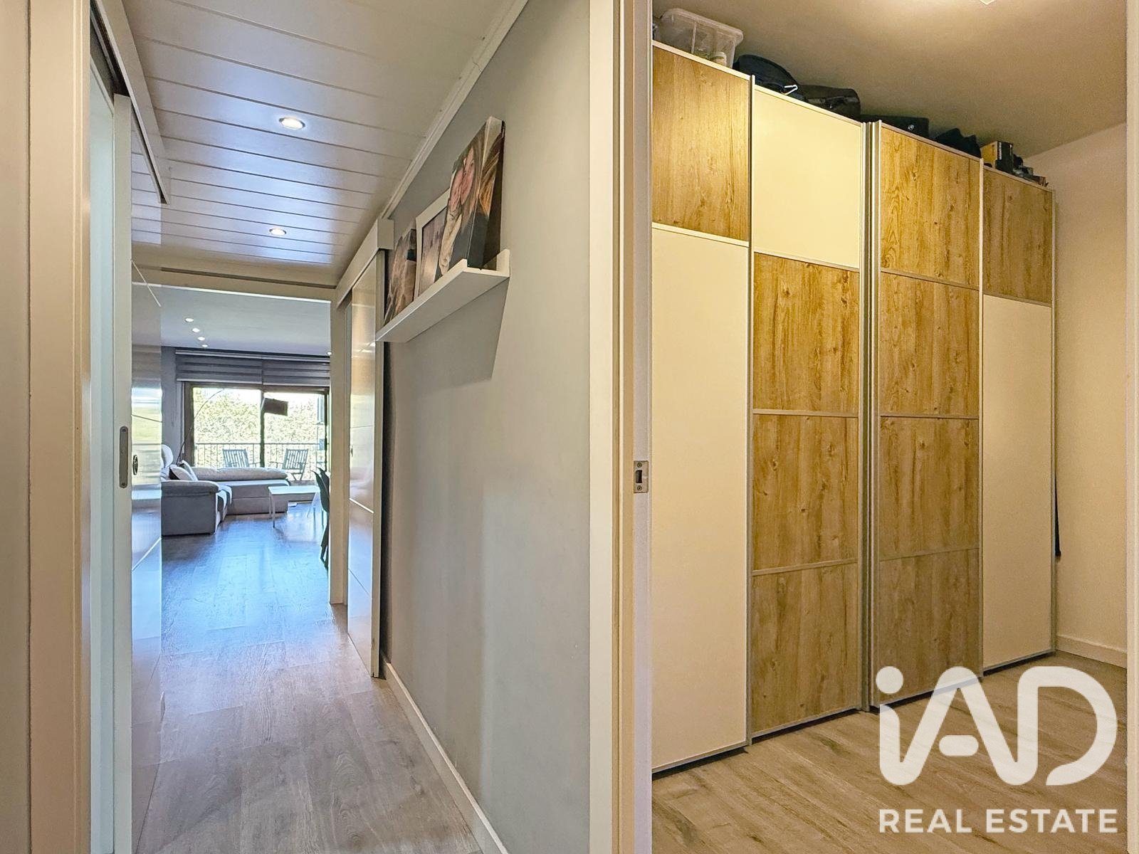 Huoneisto Barcelona, Espanja 4 makuuhuonetta, 104 m2 No. 195046