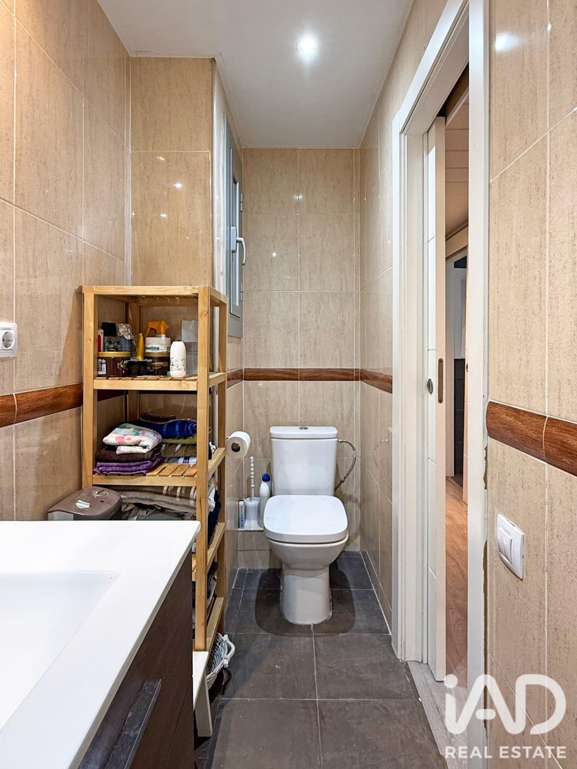 Huoneisto Barcelona, Espanja 4 makuuhuonetta, 104 m2 No. 195046