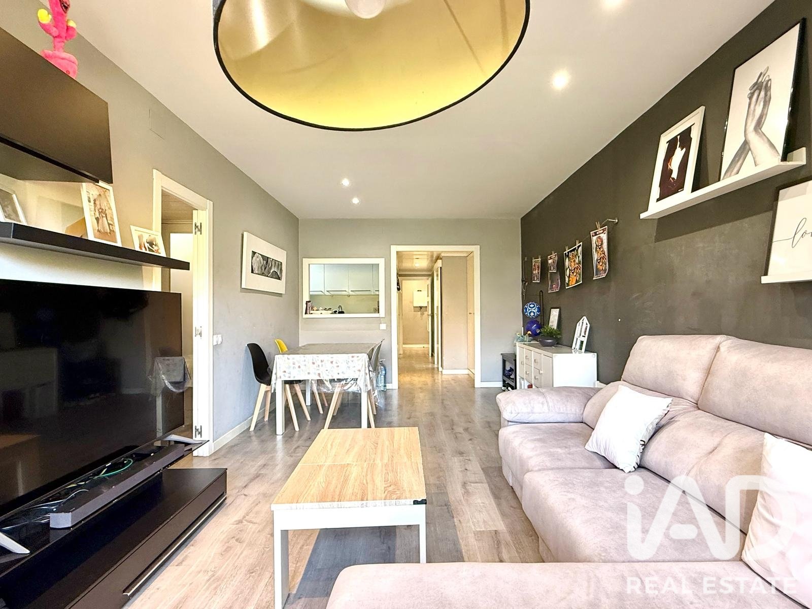 Huoneisto Barcelona, Espanja 4 makuuhuonetta, 104 m2 No. 195046