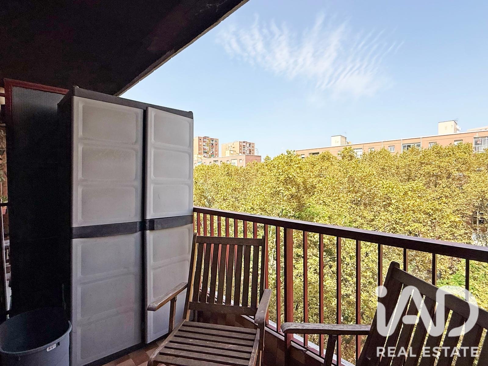 Huoneisto Barcelona, Espanja 4 makuuhuonetta, 104 m2 No. 195046
