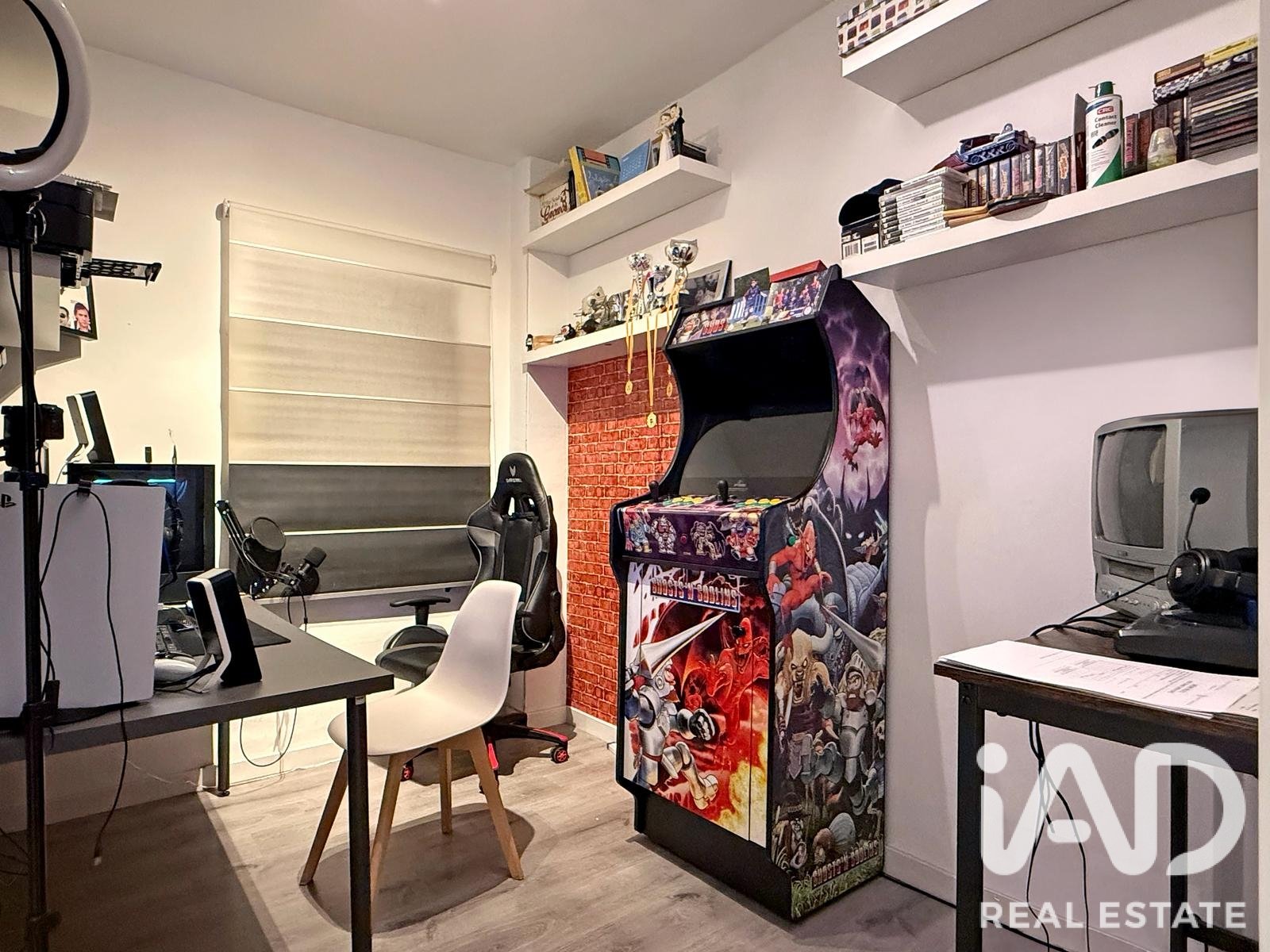 Huoneisto Barcelona, Espanja 4 makuuhuonetta, 104 m2 No. 195046
