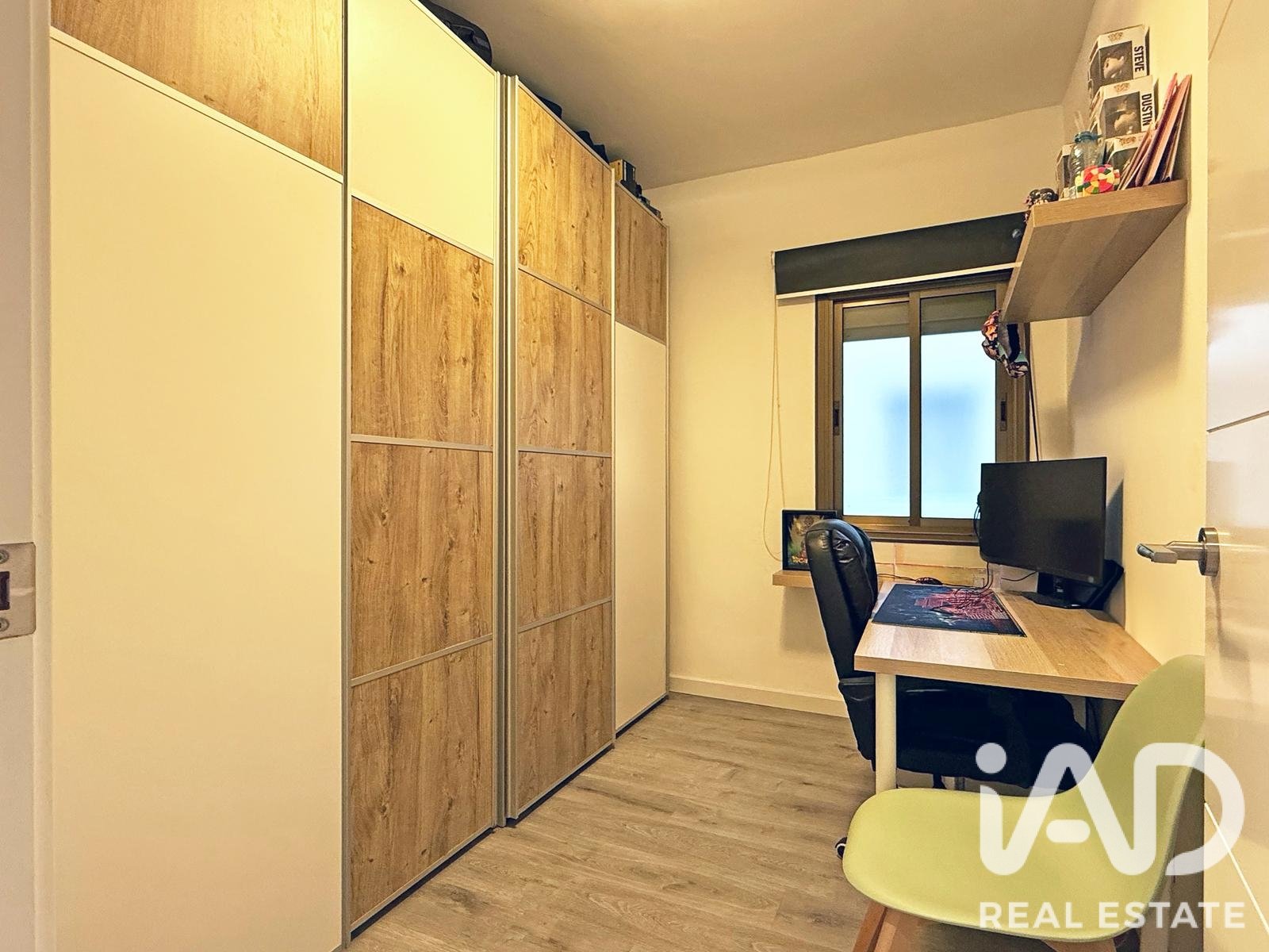 Huoneisto Barcelona, Espanja 4 makuuhuonetta, 104 m2 No. 195046