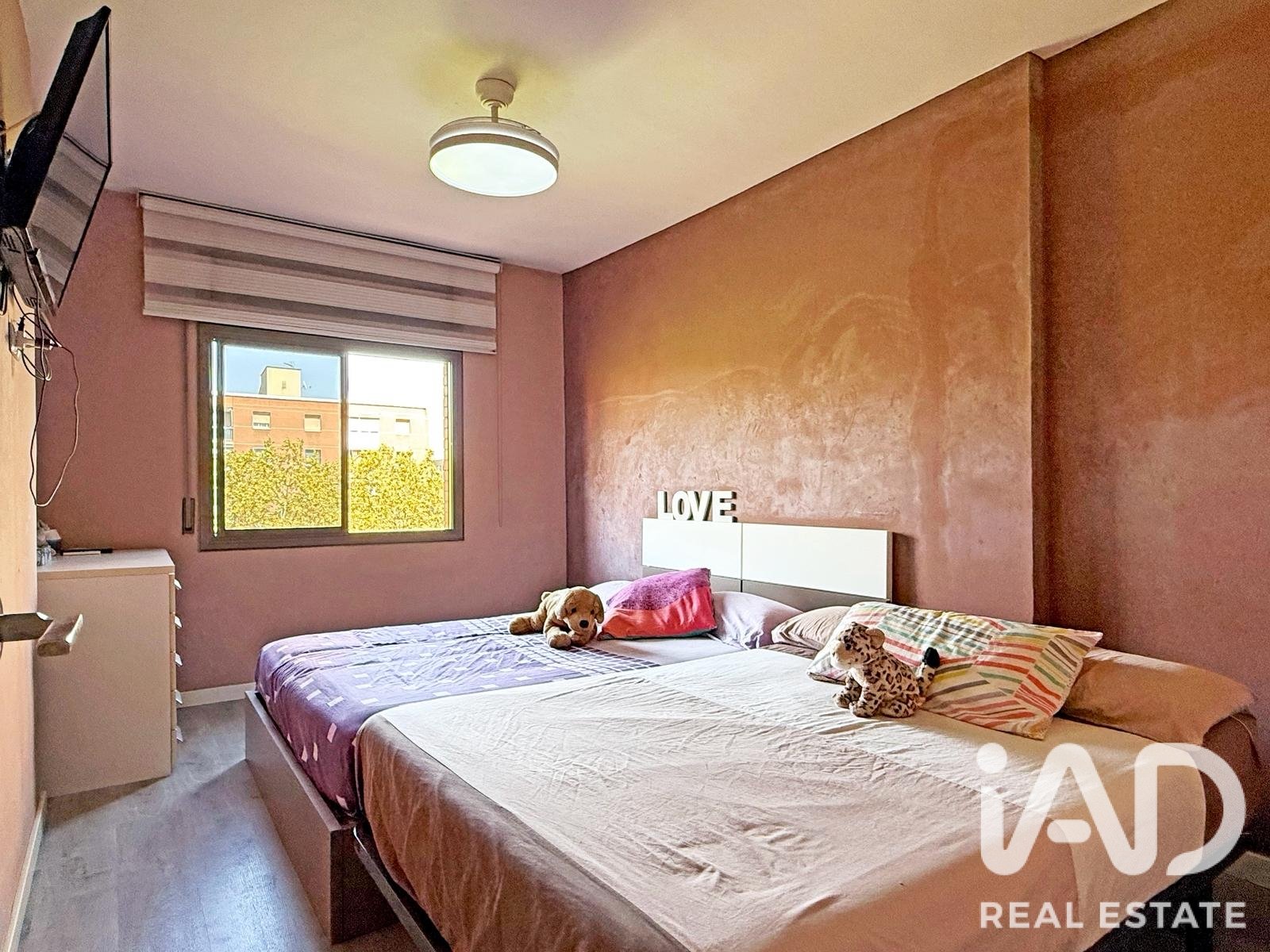 Huoneisto Barcelona, Espanja 4 makuuhuonetta, 104 m2 No. 195046