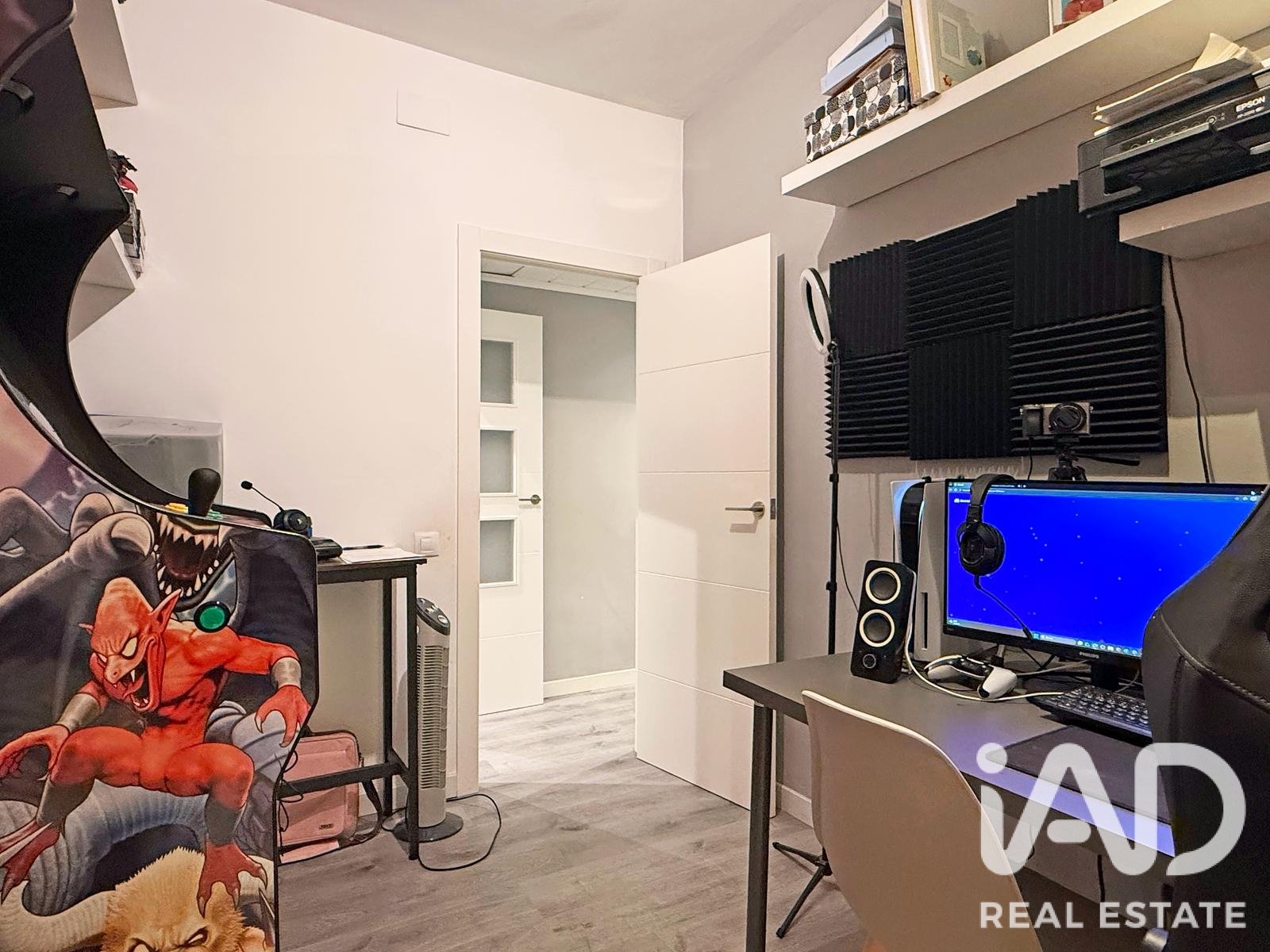 Huoneisto Barcelona, Espanja 4 makuuhuonetta, 104 m2 No. 195046