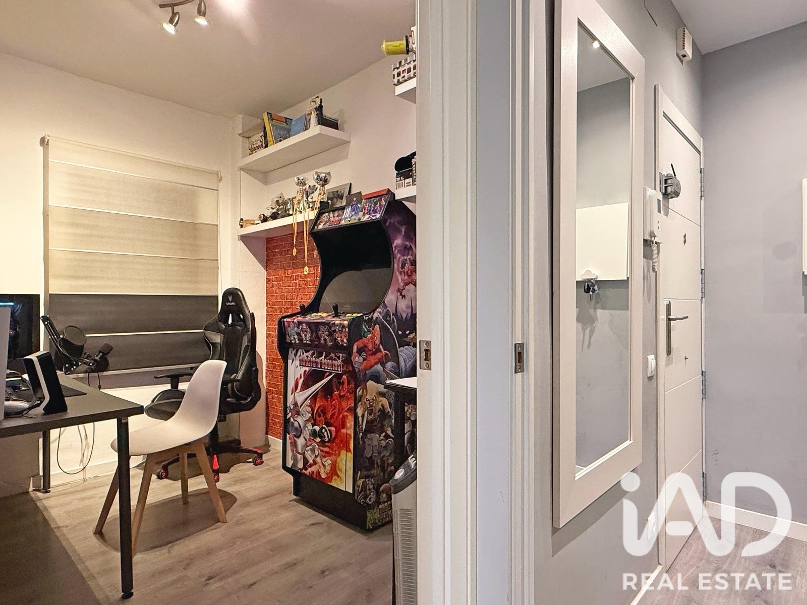 Huoneisto Barcelona, Espanja 4 makuuhuonetta, 104 m2 No. 195046