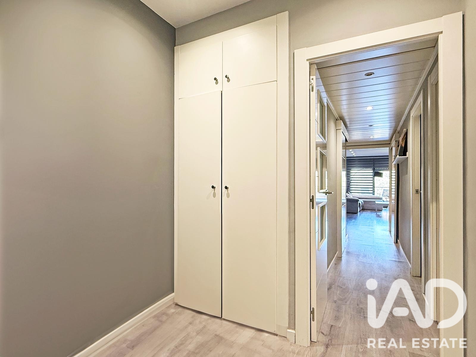 Huoneisto Barcelona, Espanja 4 makuuhuonetta, 104 m2 No. 195046