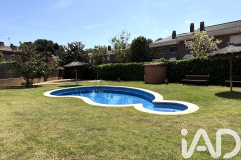 Māja Sant Andreu de Llavaneres, Barcelona, Spānijā 5 istabas, 247 m2 Nr. 188281