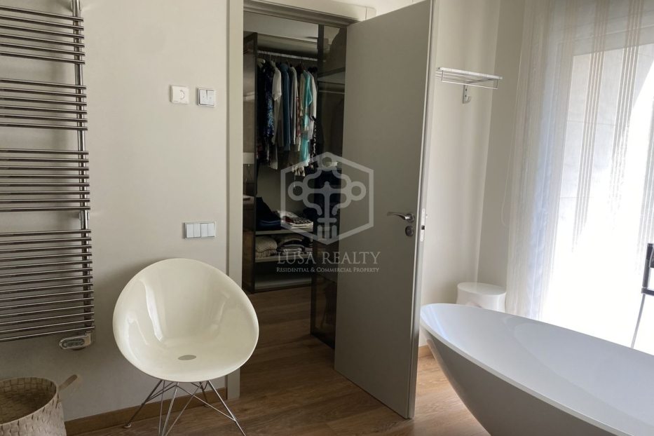 Villa i Gava, Barcelona, Spanien 4 sovrum, 450 kvm. Nr. 78265