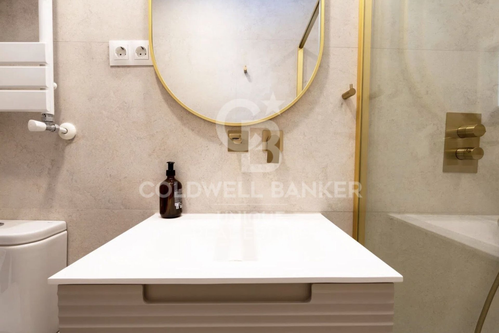 Apartment à Madrid, Espagne 2 chambres, 75 m2 No. 178786