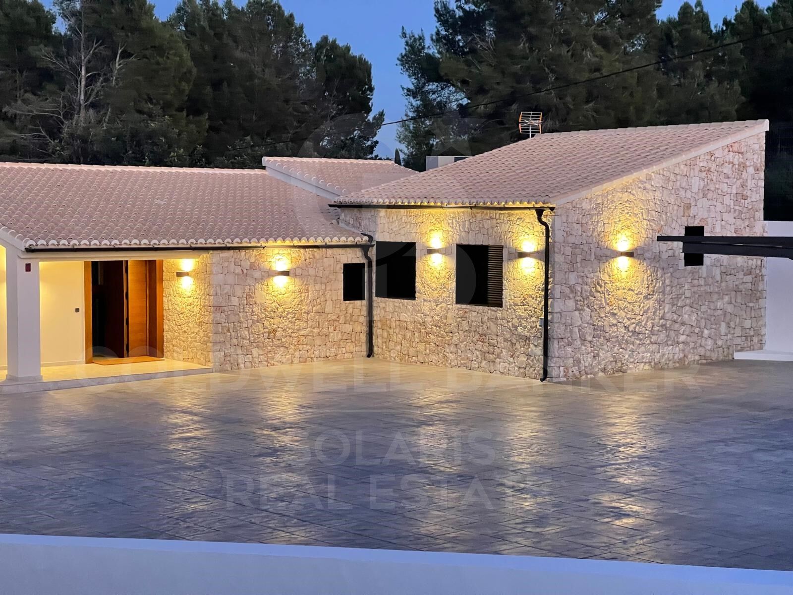 House in Denia, Alicante, Spain 3 bedrooms, 333 sq.m. No. 178619