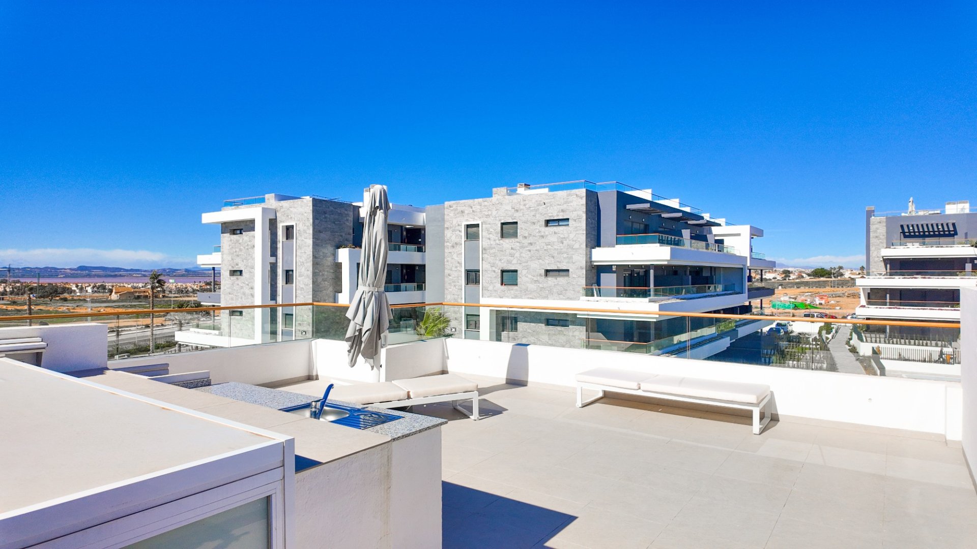 Radhus i Torrevieja, Alicante, Spanien 3 sovrum, 261 kvm. Nr. 147419
