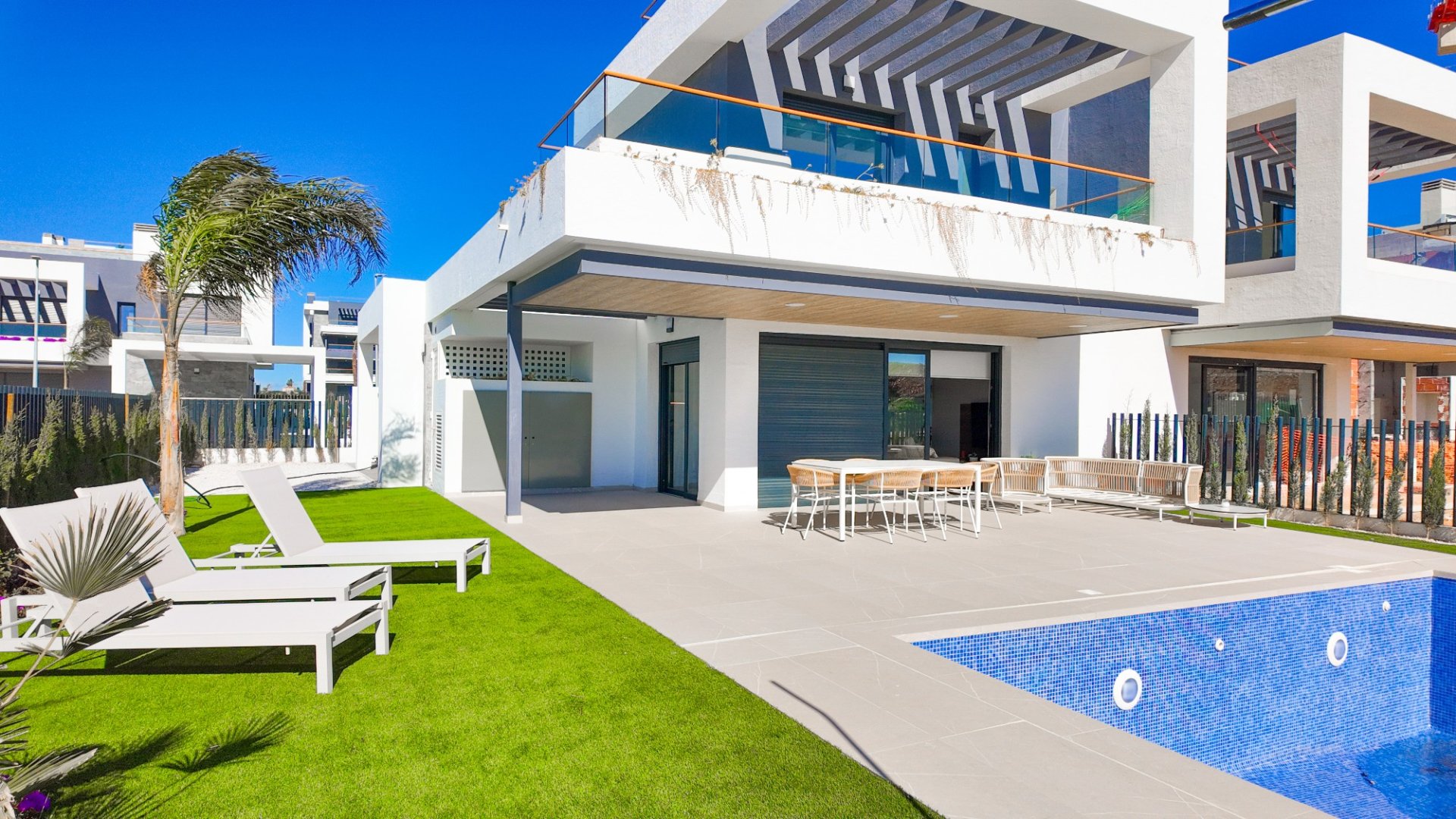 Radhus i Torrevieja, Alicante, Spanien 3 sovrum, 261 kvm. Nr. 147419