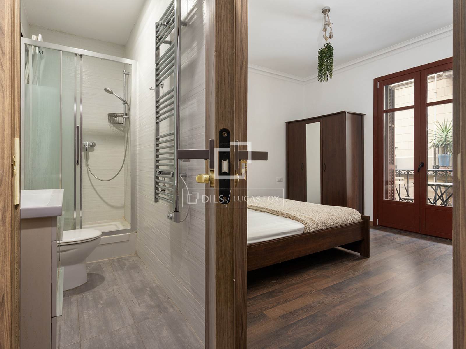 Apartment in Barcelona, Spain 4 bedrooms, 107 sq.m. No. 150542