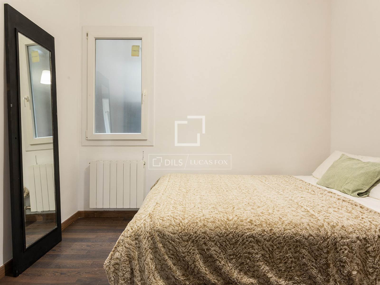 Apartment in Barcelona, Spain 4 bedrooms, 107 sq.m. No. 150542