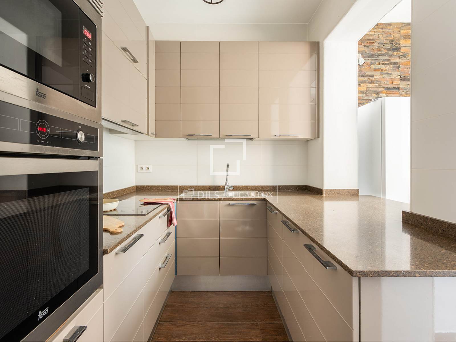 Apartment in Barcelona, Spain 4 bedrooms, 107 sq.m. No. 150542