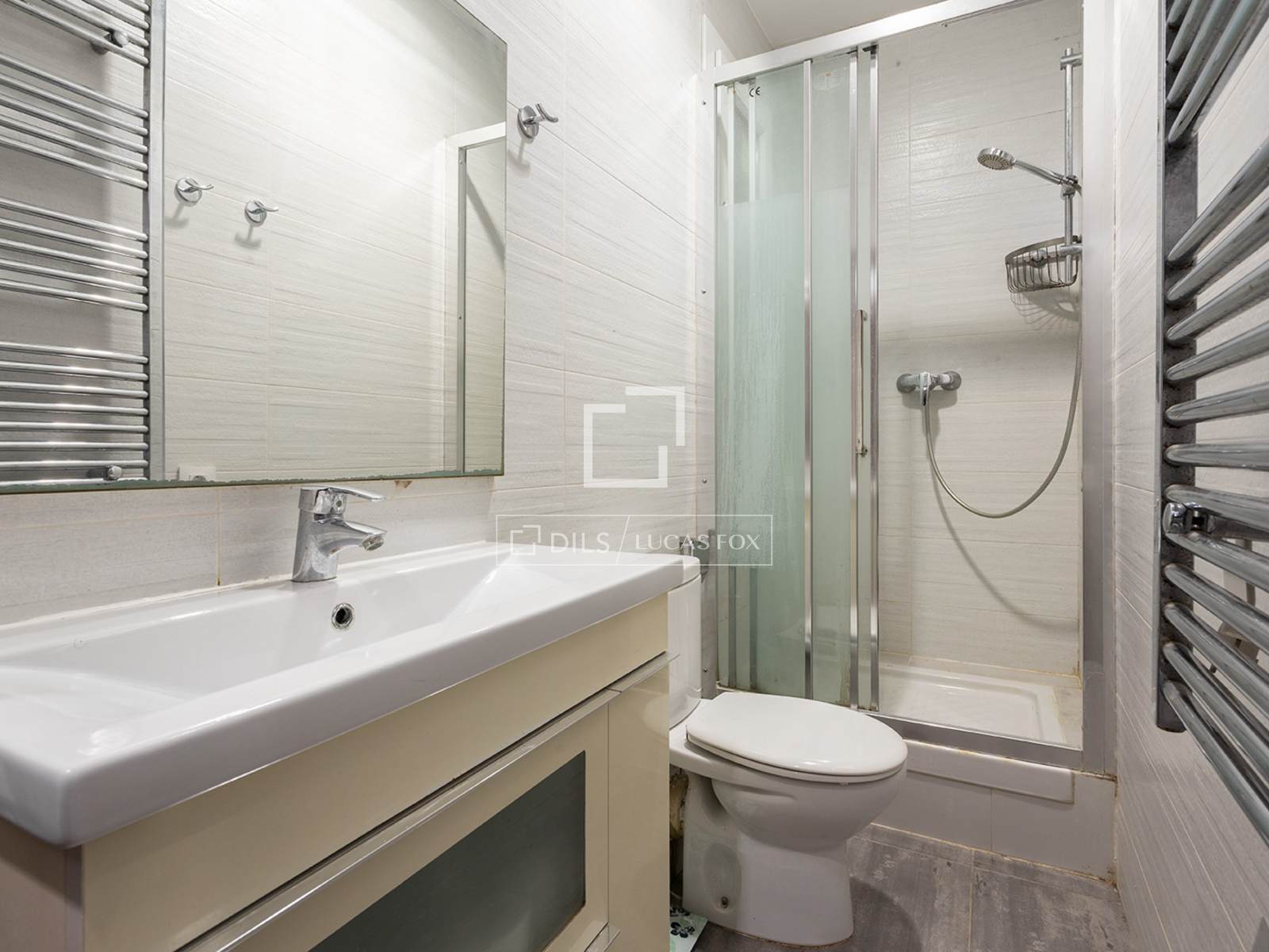 Apartment in Barcelona, Spain 4 bedrooms, 107 sq.m. No. 150542