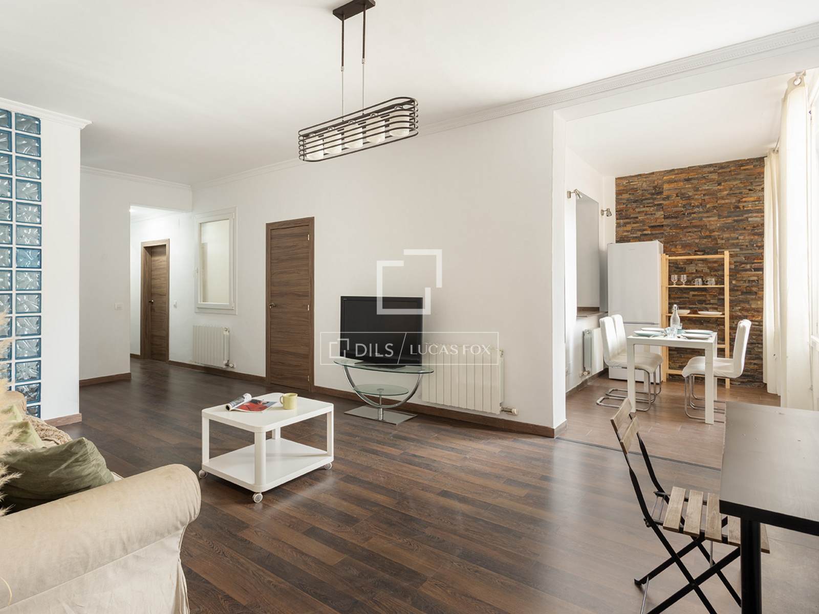 Apartment in Barcelona, Spain 4 bedrooms, 107 sq.m. No. 150542