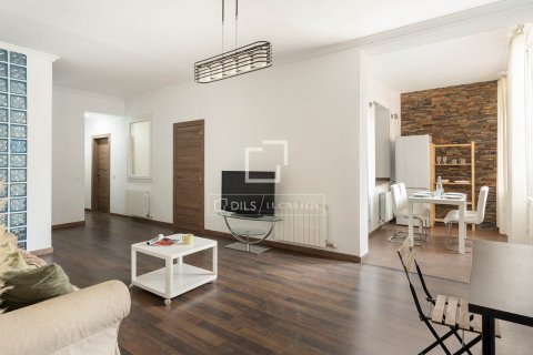 Apartment in Barcelona, Spain 4 bedrooms, 107 sq.m. No. 150542