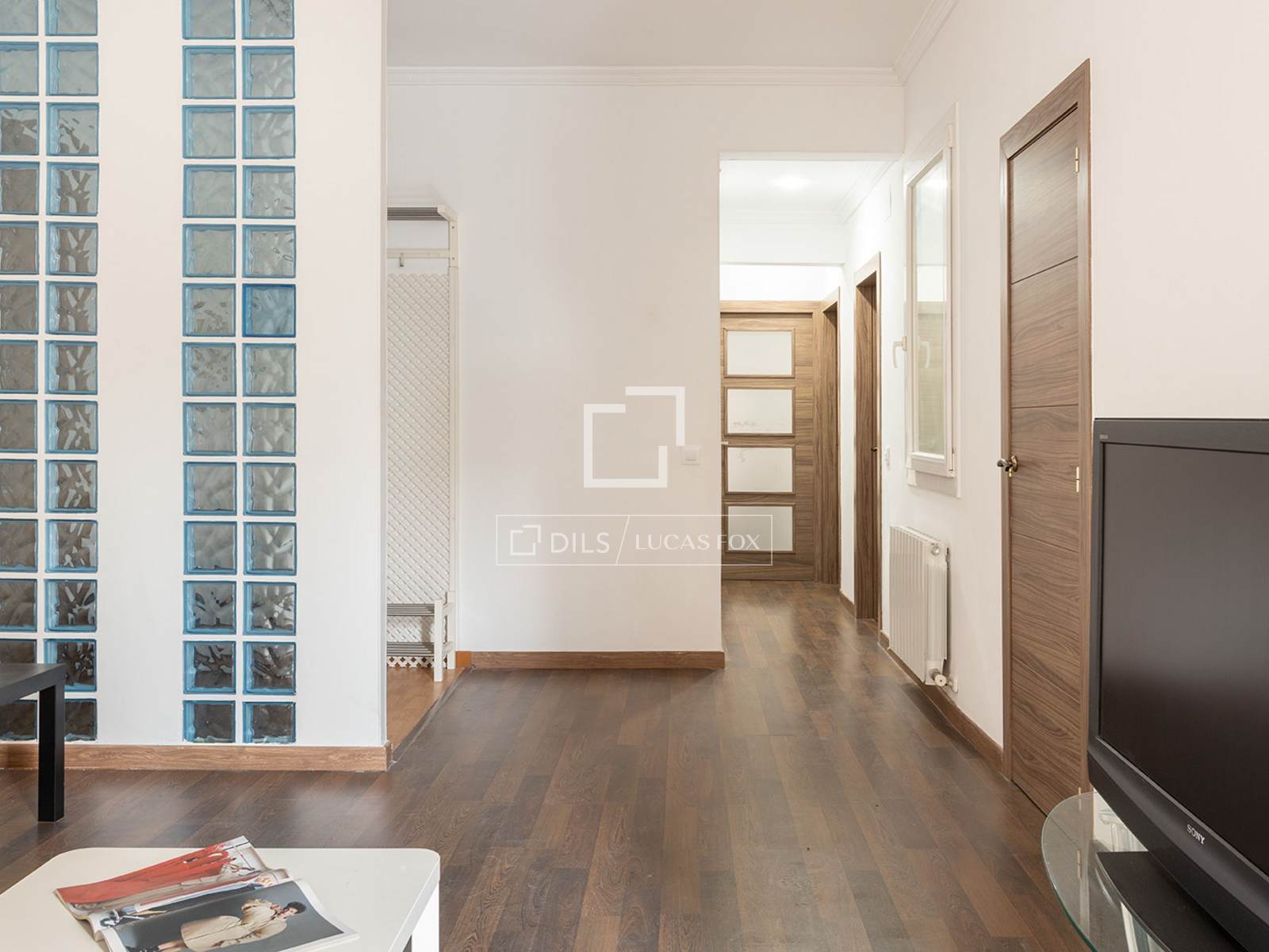 Apartment in Barcelona, Spain 4 bedrooms, 107 sq.m. No. 150542