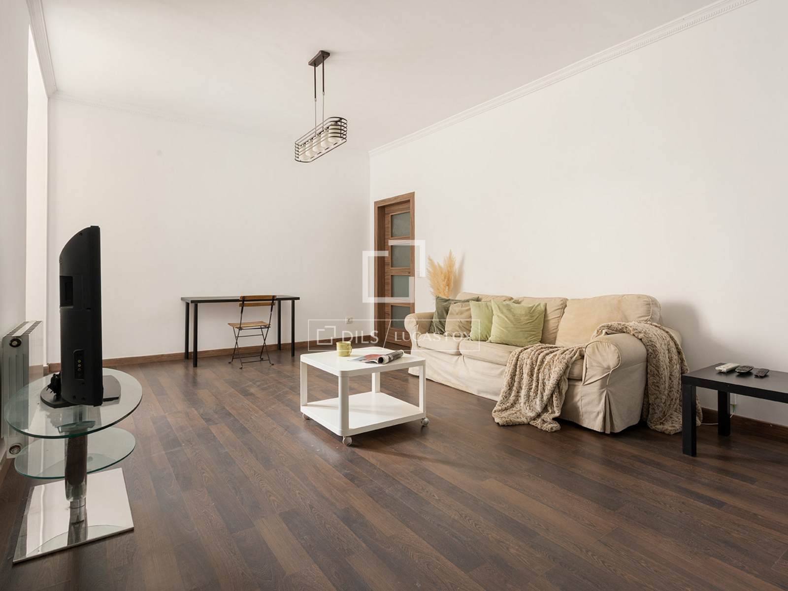 Apartment in Barcelona, Spain 4 bedrooms, 107 sq.m. No. 150542