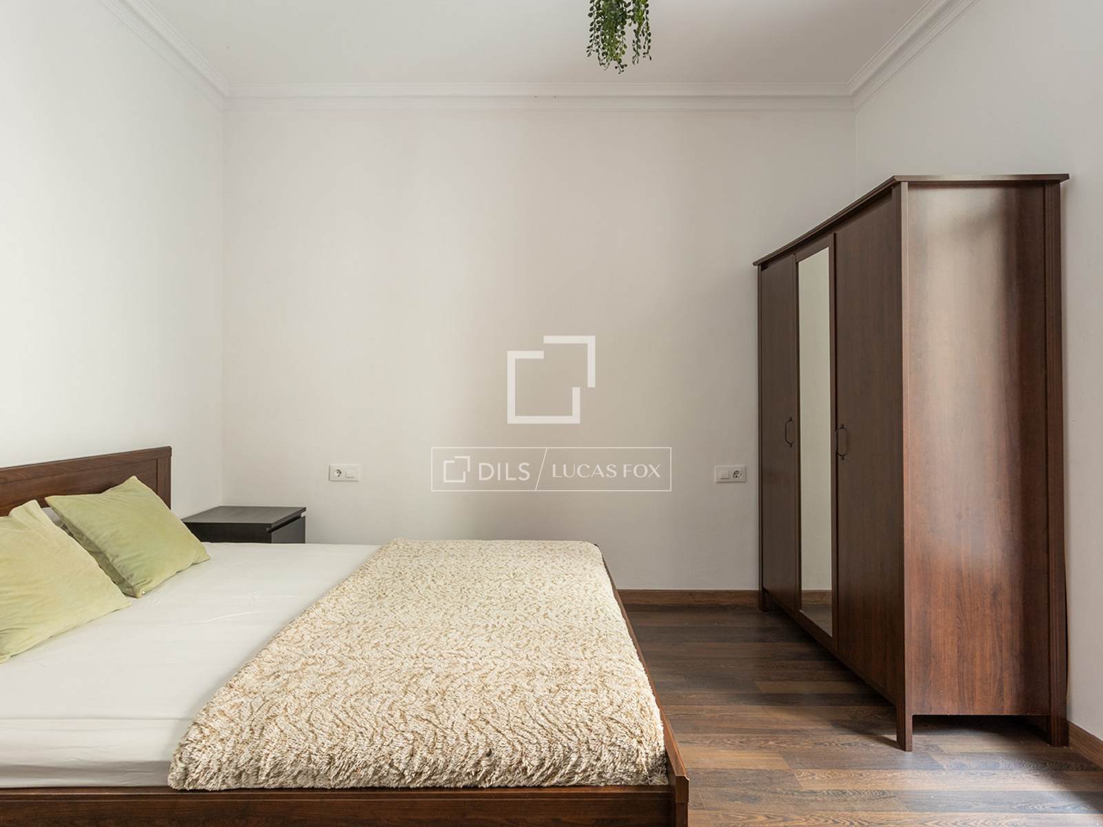 Apartment in Barcelona, Spain 4 bedrooms, 107 sq.m. No. 150542