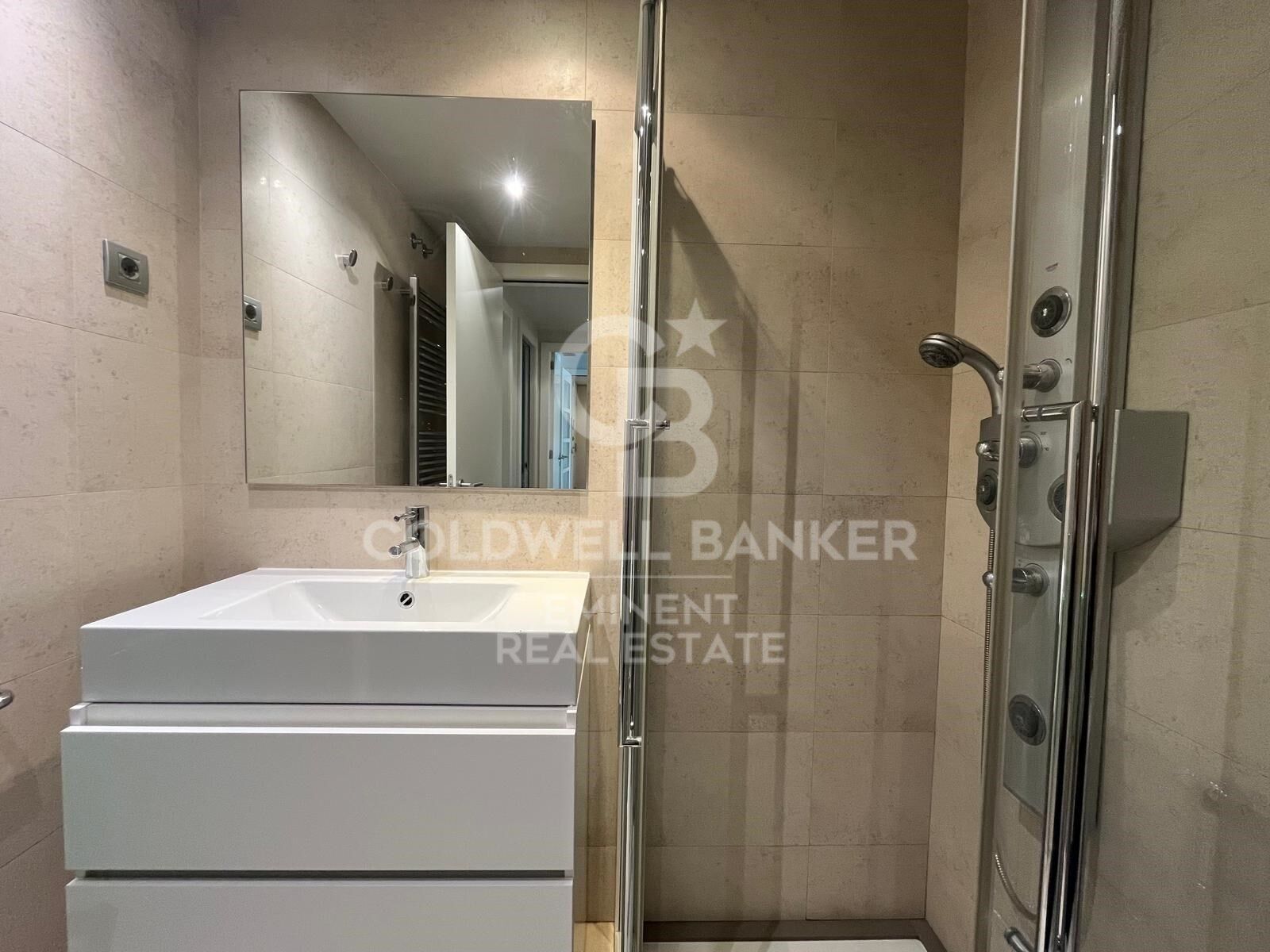Huoneisto Barcelona, Espanja 3 makuuhuonetta, 118 m2 No. 159024