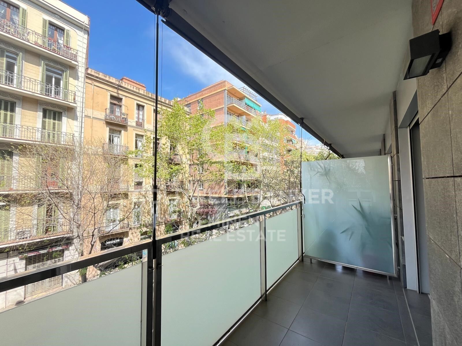 Huoneisto Barcelona, Espanja 3 makuuhuonetta, 118 m2 No. 159024