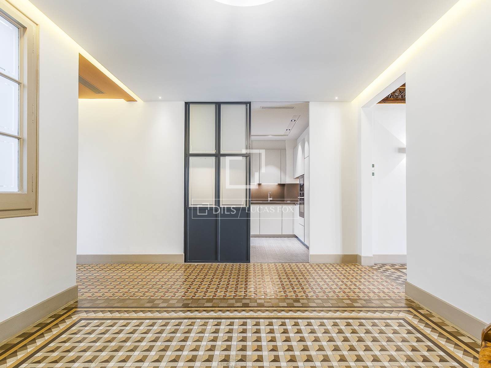 Huoneisto Barcelona, Espanja 3 makuuhuonetta, 196 m2 No. 150562
