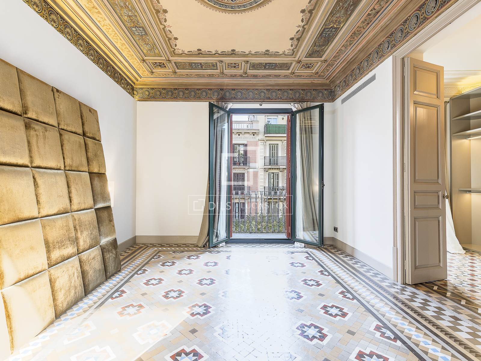 Huoneisto Barcelona, Espanja 3 makuuhuonetta, 196 m2 No. 150562