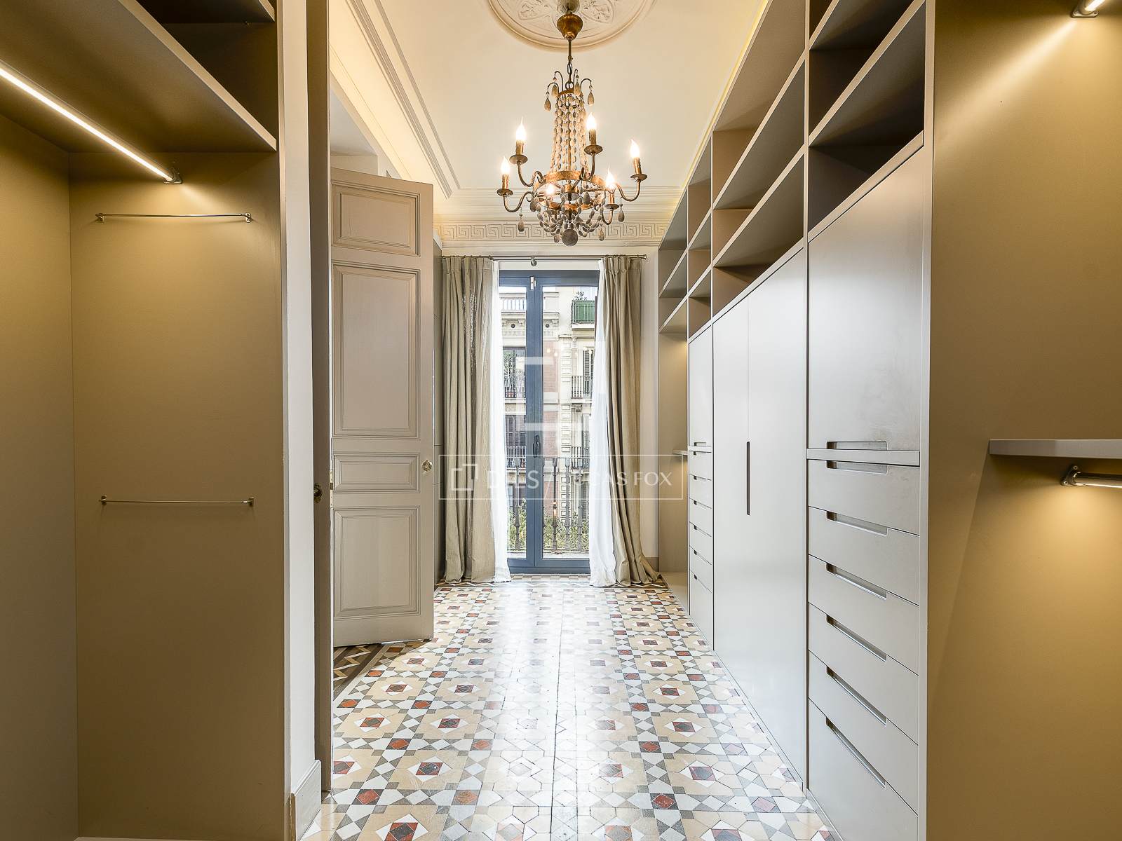 Huoneisto Barcelona, Espanja 3 makuuhuonetta, 196 m2 No. 150562