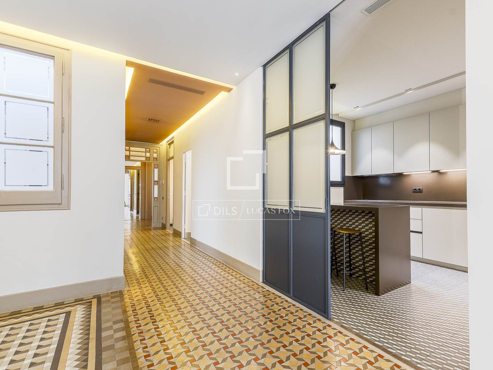 Huoneisto Barcelona, Espanja 3 makuuhuonetta, 196 m2 No. 150562
