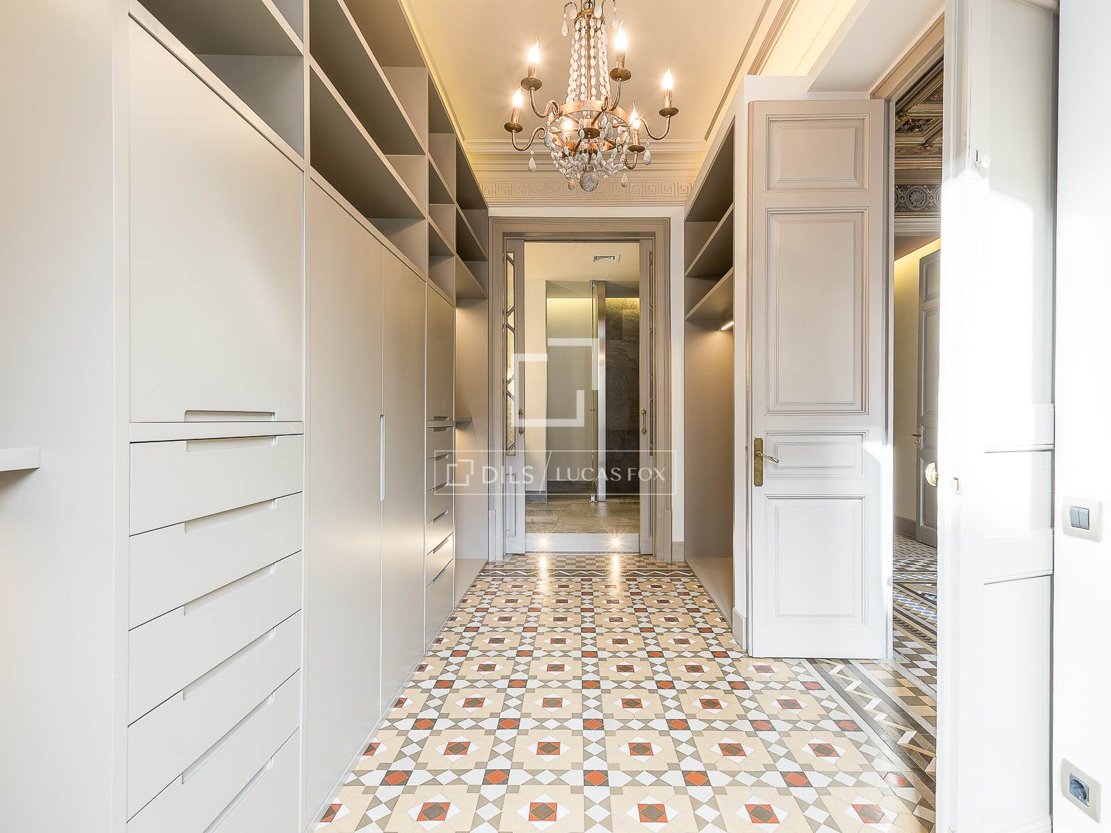 Huoneisto Barcelona, Espanja 3 makuuhuonetta, 196 m2 No. 150562