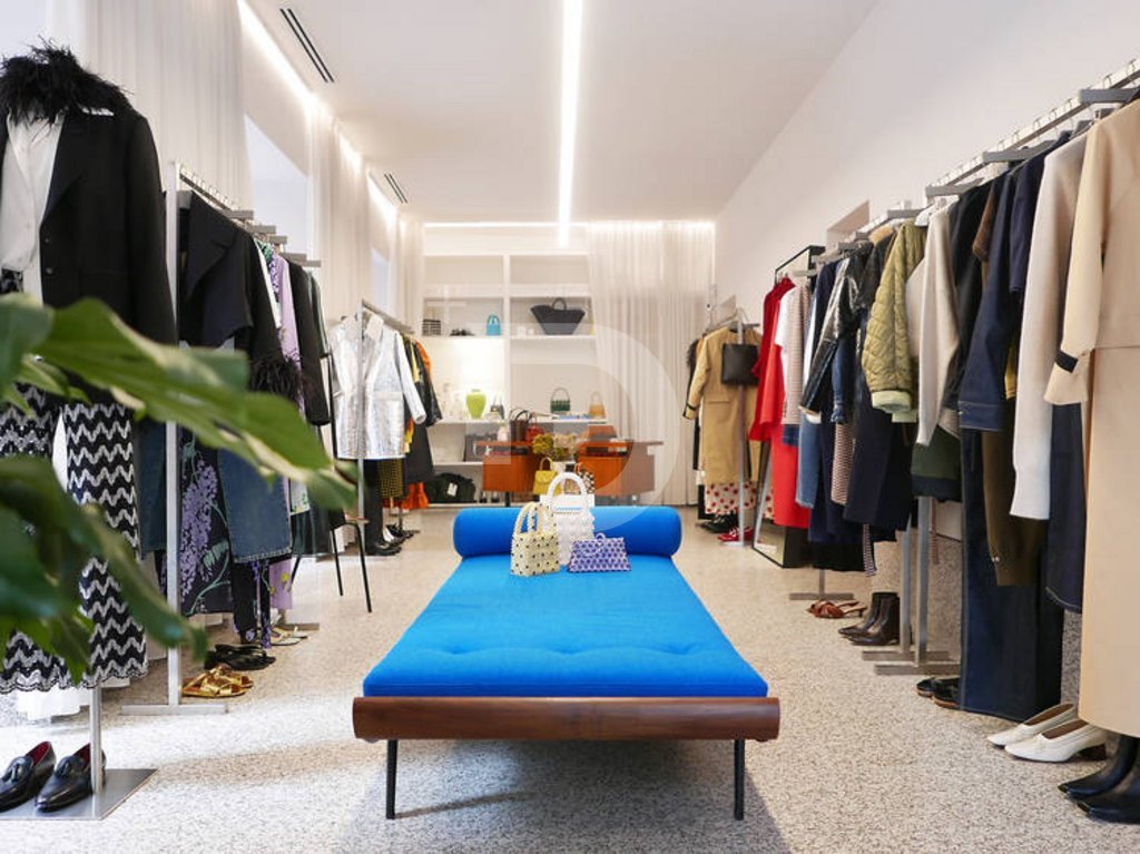 Retail store en Espagne 104 m2 No. 151933