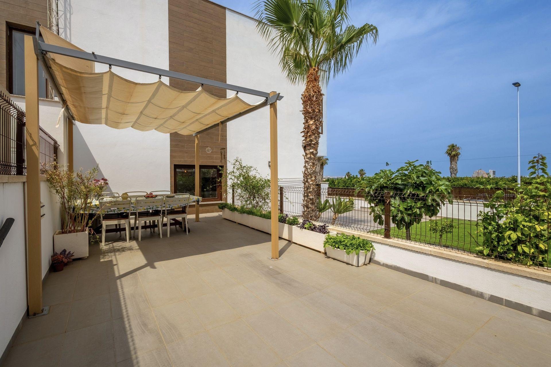 Talo Torrevieja, Alicante, Espanja 107 m2 No. 193578