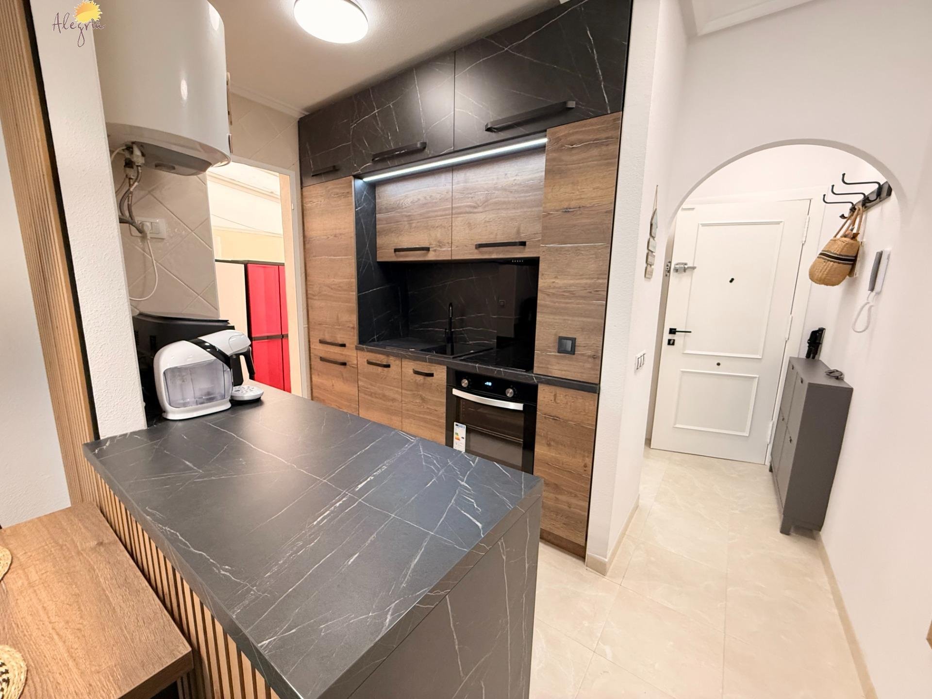Apartment à Torrevieja, Alicante, Espagne 1 chambre, 65 m2 No. 193580