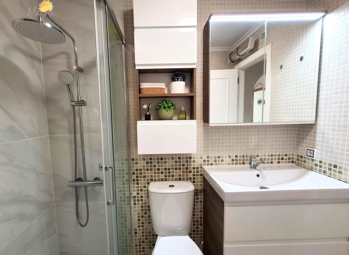 Apartment à Torrevieja, Alicante, Espagne 1 chambre, 65 m2 No. 193580
