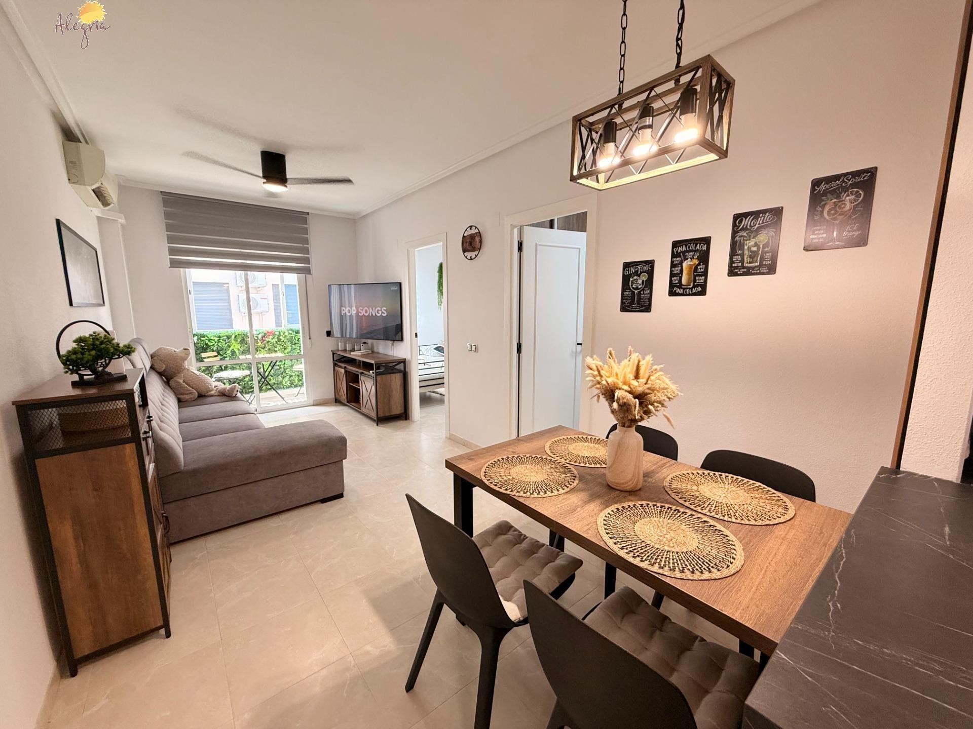 Apartment à Torrevieja, Alicante, Espagne 1 chambre, 65 m2 No. 193580