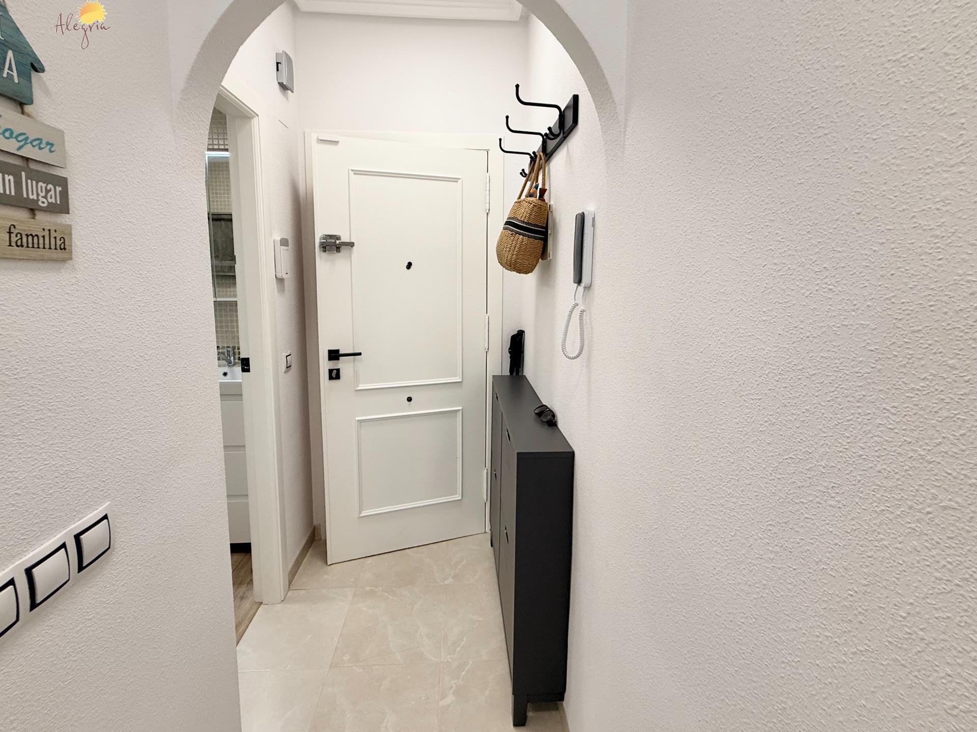 Apartment à Torrevieja, Alicante, Espagne 1 chambre, 65 m2 No. 193580