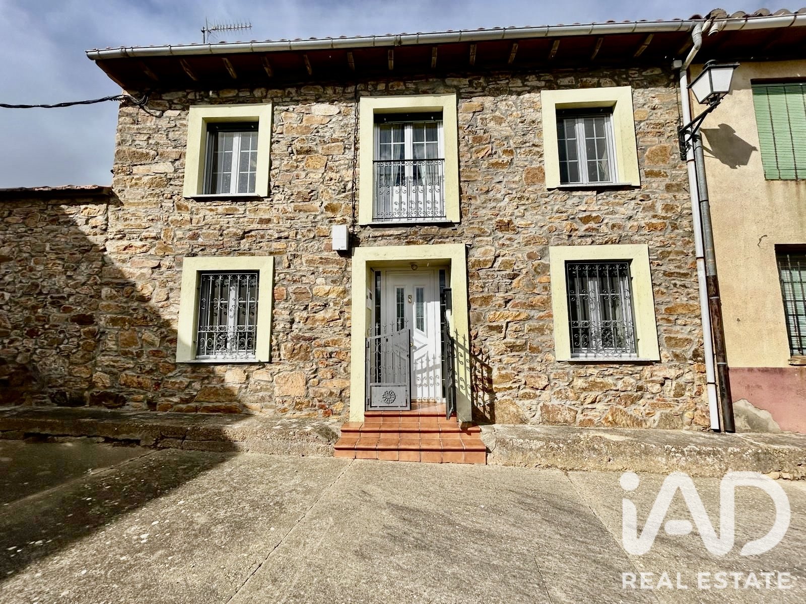 House in Leon, Spain 3 bedrooms, 169 sq.m. No. 188272