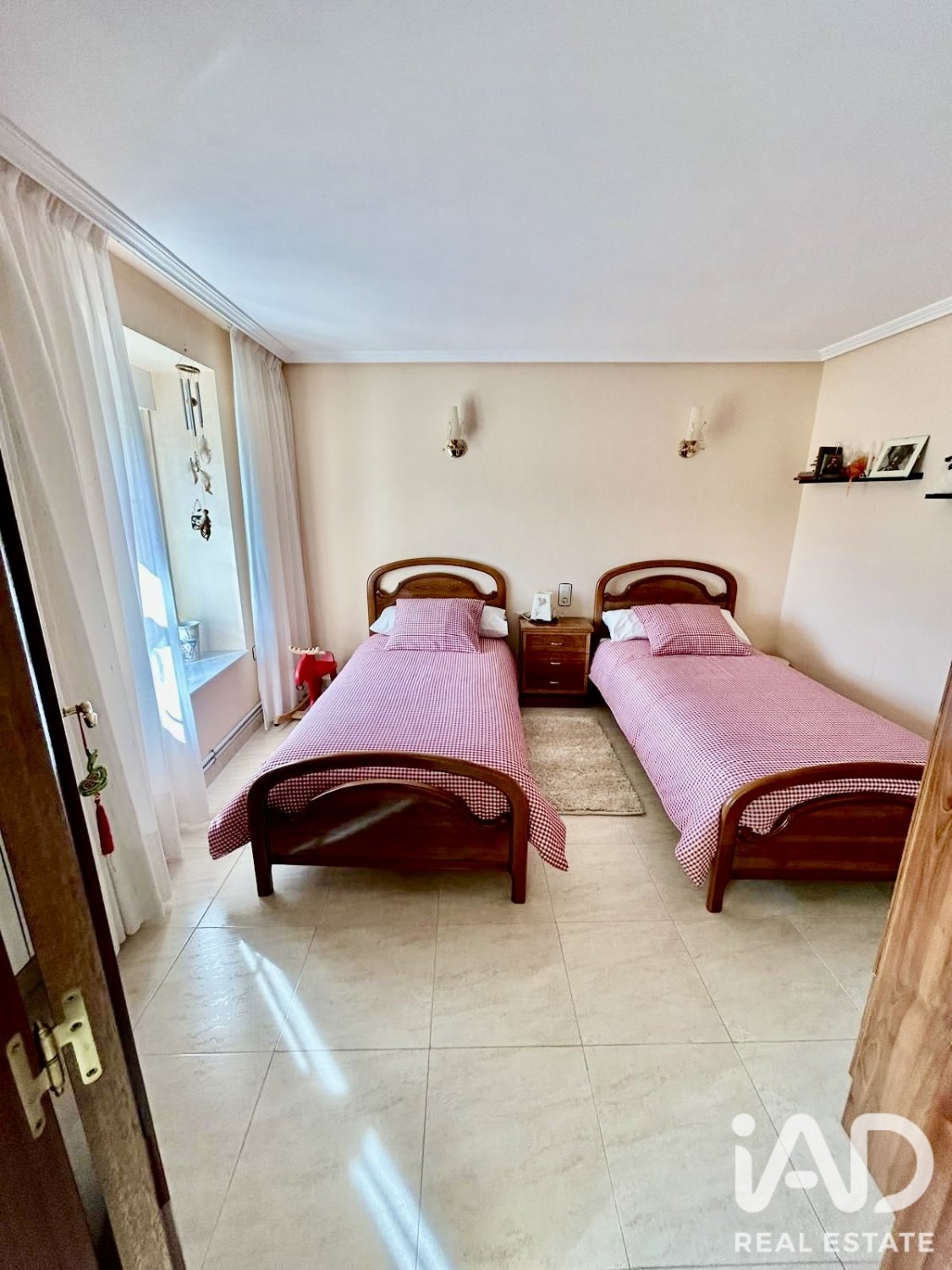 House in Leon, Spain 3 bedrooms, 169 sq.m. No. 188272