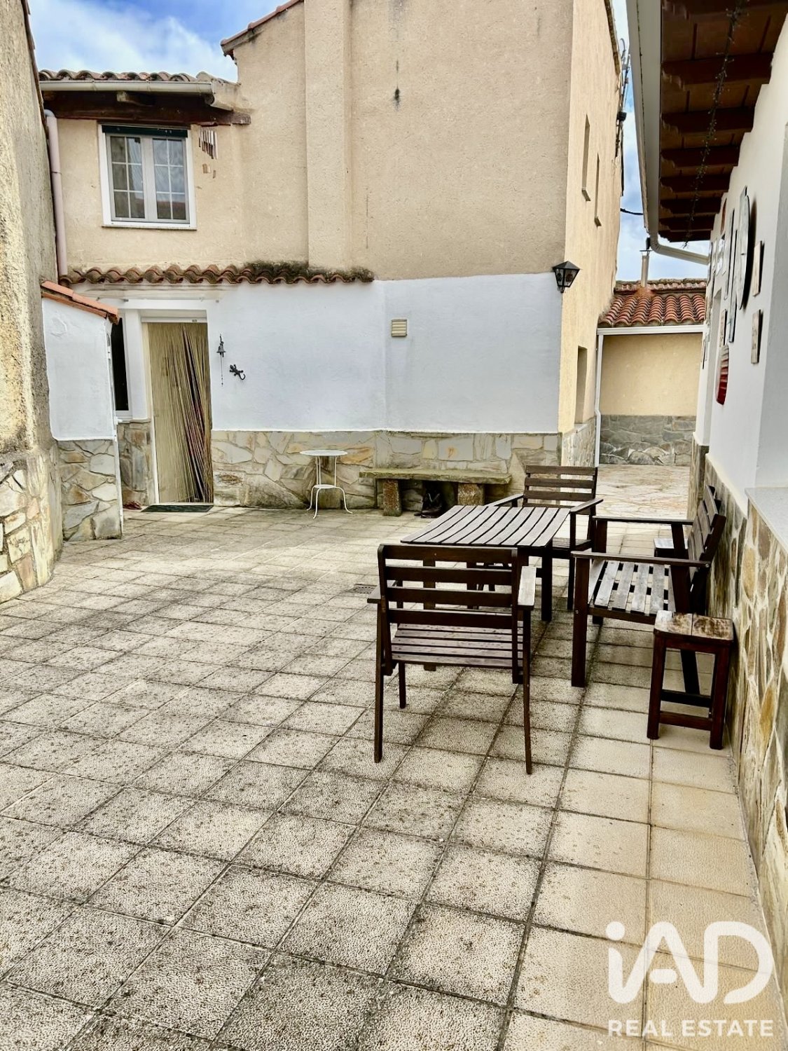 House in Leon, Spain 3 bedrooms, 169 sq.m. No. 188272