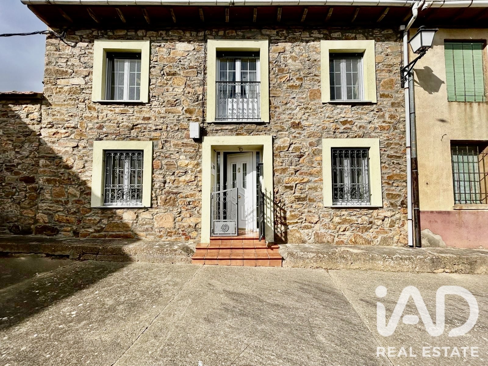 House in Leon, Spain 3 bedrooms, 169 sq.m. No. 188272